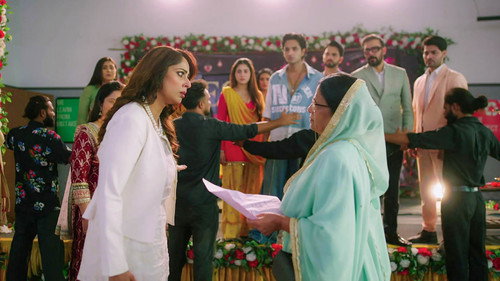 Nawab Reveals Heer Is His Wife!