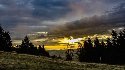 Les monts Métallifères