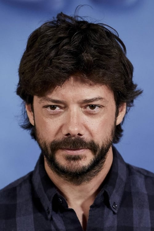 Kép: Álvaro Morte színész profilképe