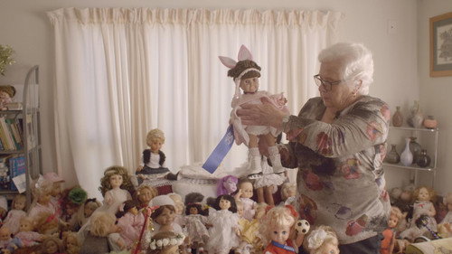Edith Gibson has 3000 Dolls