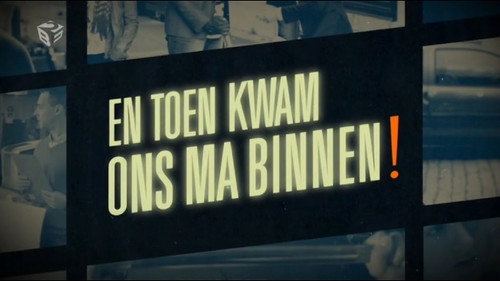En Toen Kwam Ons Ma Binnen Backdrop Blur