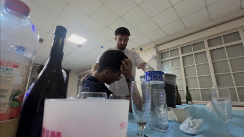 VLOG AXELOU : LA DESCENTE AUX ENFERS Backdrop Blur