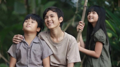 Yellow Flowers On the Green Grass