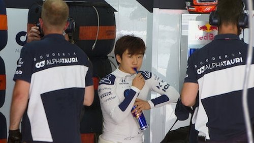 Escena del episodio 7 de la temporada 4 de la serie Formula 1: La emoción de un Grand Prix