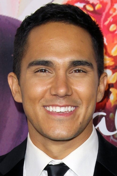 Kép: Carlos PenaVega színész profilképe