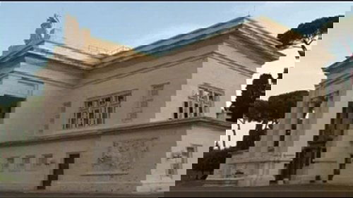 Poster della serie Discovering the Vatican