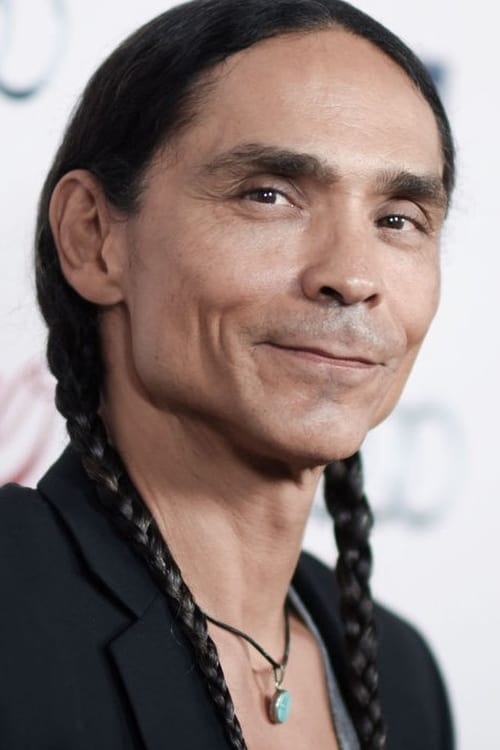 Kép: Zahn McClarnon színész profilképe