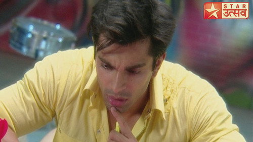 Riddhima Clings On to Siddhant