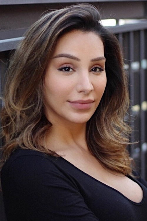 Pari Roehi - Actor Profile