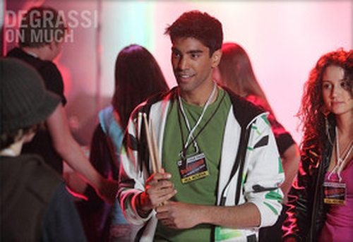 Escena del episodio 10 de la temporada 10 de la serie Degrassi: la nueva generación