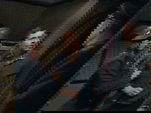 Escena del episodio 13 de la temporada 1 de la serie Secret Army