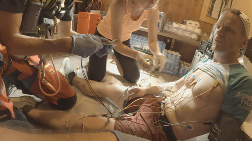 Runner collapses during ultratrail