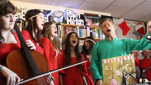 Poster della serie NPR Tiny Desk Concerts