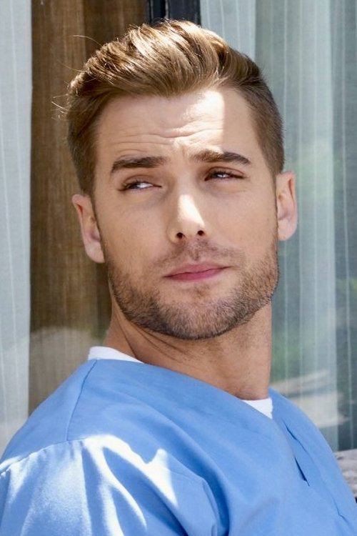 Image de Dustin Milligan
