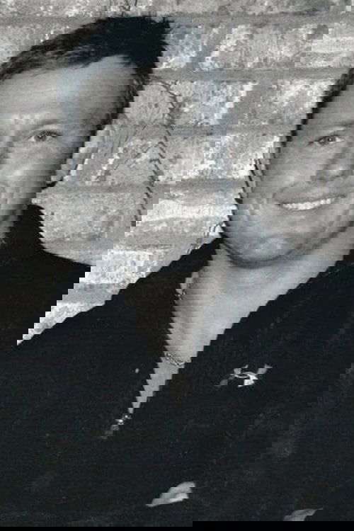127587