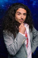 Nico Ager interpretando a Self