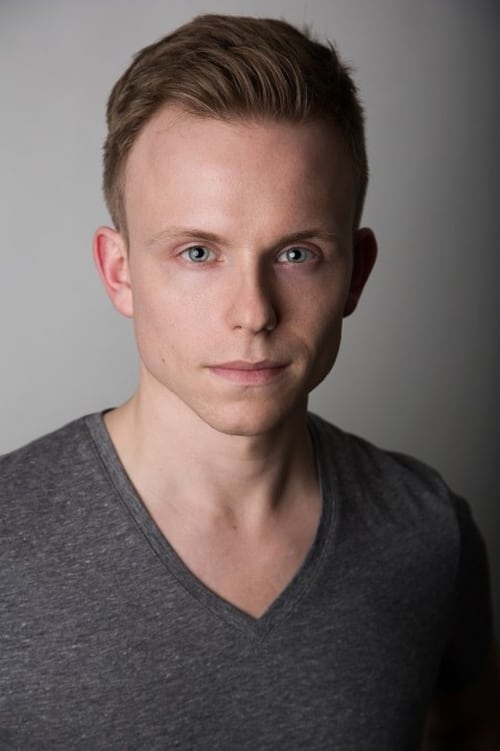 Kép: Adrian Petriw színész profilképe