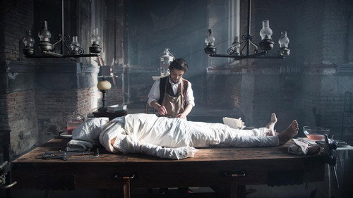 Mythos Frankenstein Backdrop Blur