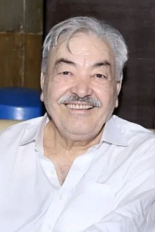 Rasheed Naz interpretando a Maulana Tahiri