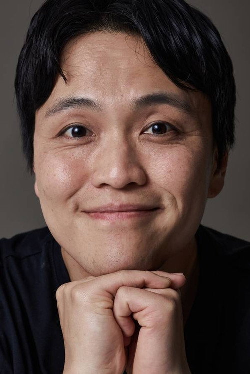 Kang Jeon-yeong headshot