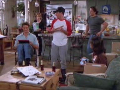 Escena del episodio 25 de la temporada 3 de Caroline in the City