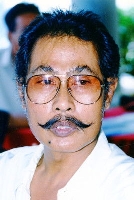 A. Galak interpretando a Sarjan Hashim