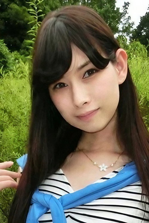 藍井エミリ