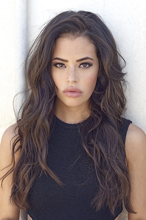 Kép: Chloe Bridges színész profilképe