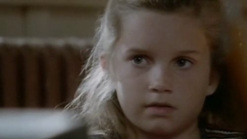 Escena del episodio 5 de la temporada 3 de la serie Picket Fences