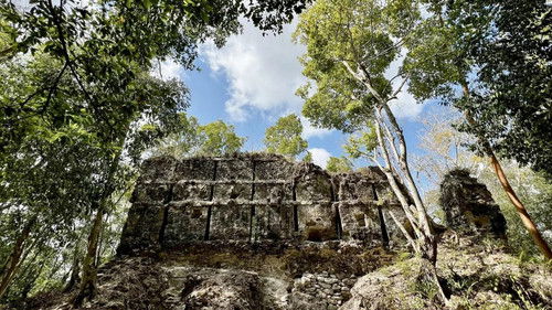 Naachtun, le royaume maya révélé