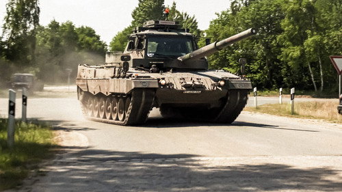 La storia del carro armato nelle guerre mondiali - Season 1 Backdrop Blur