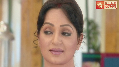 Siddhant's Mother Holds Court