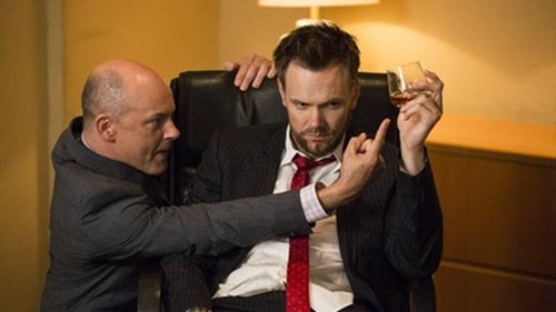 Community S05E01 — Repilot episode still