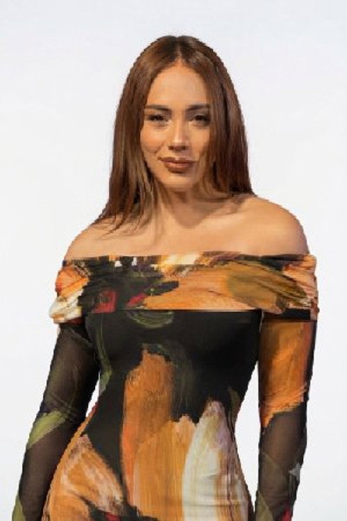 Angela Orellana - صورة 1