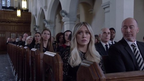 Escena del episodio 12 de la temporada 2 de la serie Younger