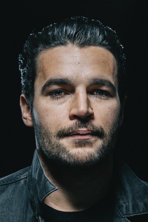 Kép: Christopher Abbott színész profilképe