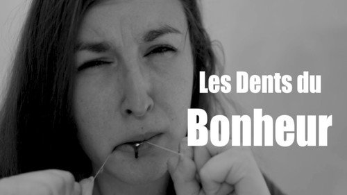 Les dents du bonheur Backdrop Blur