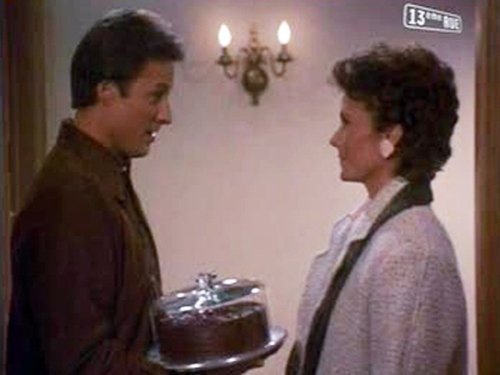 Escena del episodio 14 de la temporada 2 de la serie Scarecrow and Mrs. King