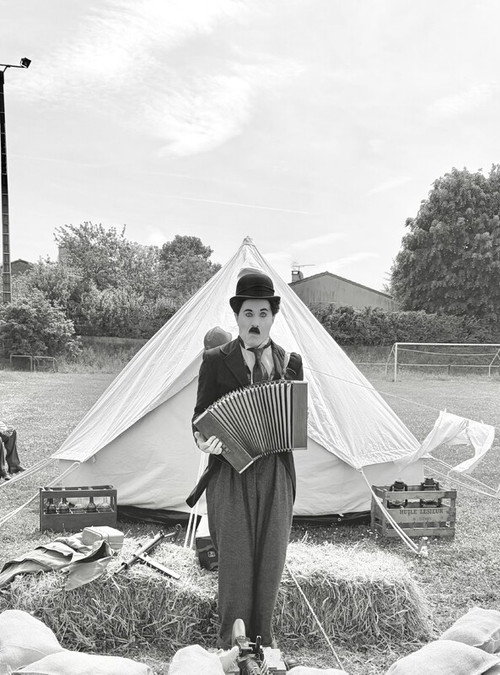 Charlot goes to war