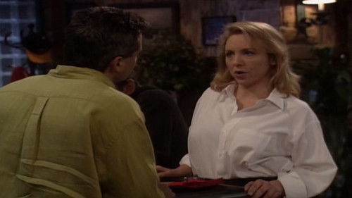 Escena del episodio 23 de la temporada 4 de Grace Under Fire