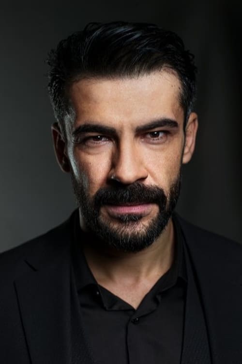 Kép: Rüzgar Aksoy színész profilképe