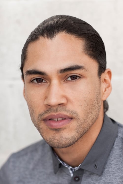 Kép: Martin Sensmeier színész profilképe