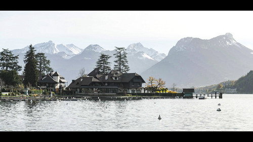 Maisons et hôtels de légende : Auberge du Père Bise Backdrop Blur