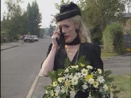 Keeping Up Appearances, S01E02 - (1990)