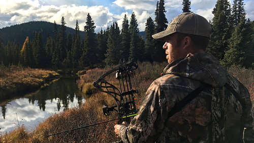 Live 2 Hunt with Cody & Kelsy - Season 1 Backdrop Blur