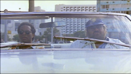 Escena del episodio 4 de la temporada 1 de El Maxipolicía