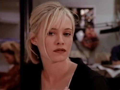 Escena del episodio 27 de la temporada 3 de la serie Melrose Place