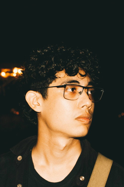 Portrait of actor Bill Araújo