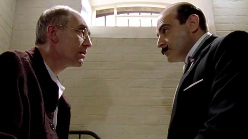 Escena del episodio 1 de la temporada 4 de la serie Hércules Poirot