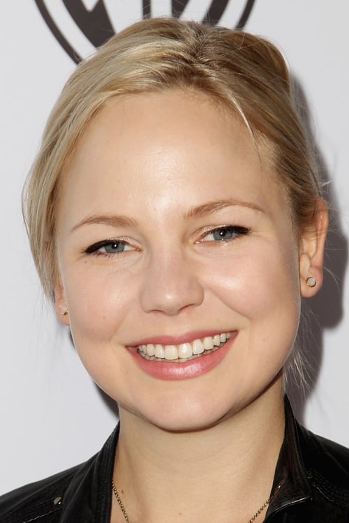 Kép: Adelaide Clemens színész profilképe